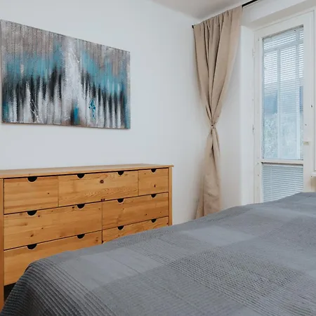 Quiet And Cozy In Old Town - Free Parking Apartment *