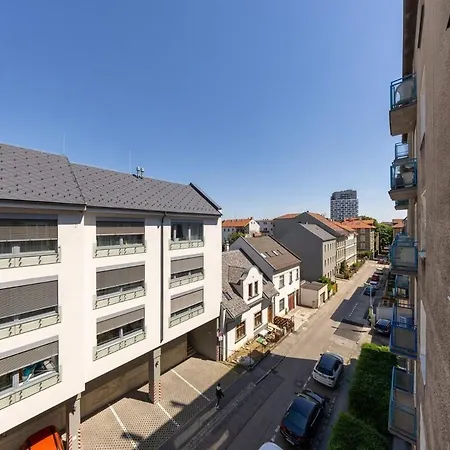 Quiet And Cozy In Old Town - Free Parking Apartment *